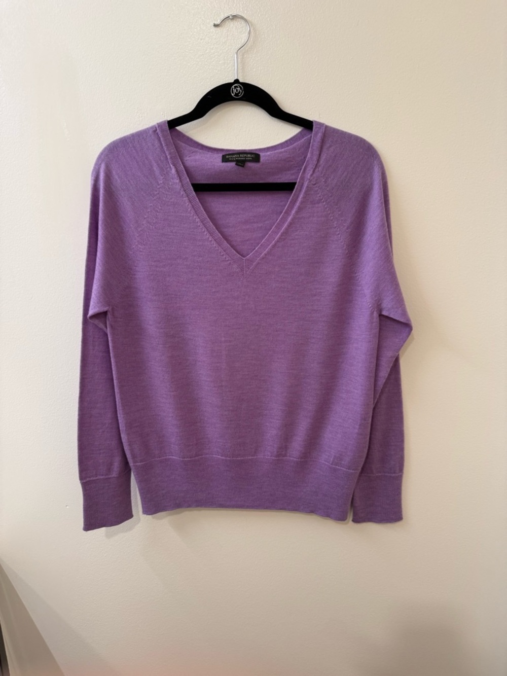 Banana Republic Lilac V-Neck Merino Wool Sweater - Size L